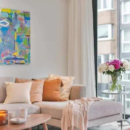 Amazing Apartment With A Terrace In The Shopping Street Of Knokke 아파트 *