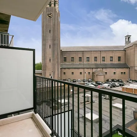 Amazing Apartment With A Terrace In The Shopping Street Of Knokke 아파트 *