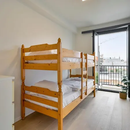 Amazing Apartment With A Terrace In The Shopping Street Of Knokke Appartamento